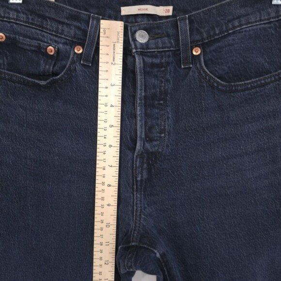 LEVI'S PREMIUM Women's Jeans 28 WEDGIE Button Fly Vintage Style Straight - Picture 4 of 14
